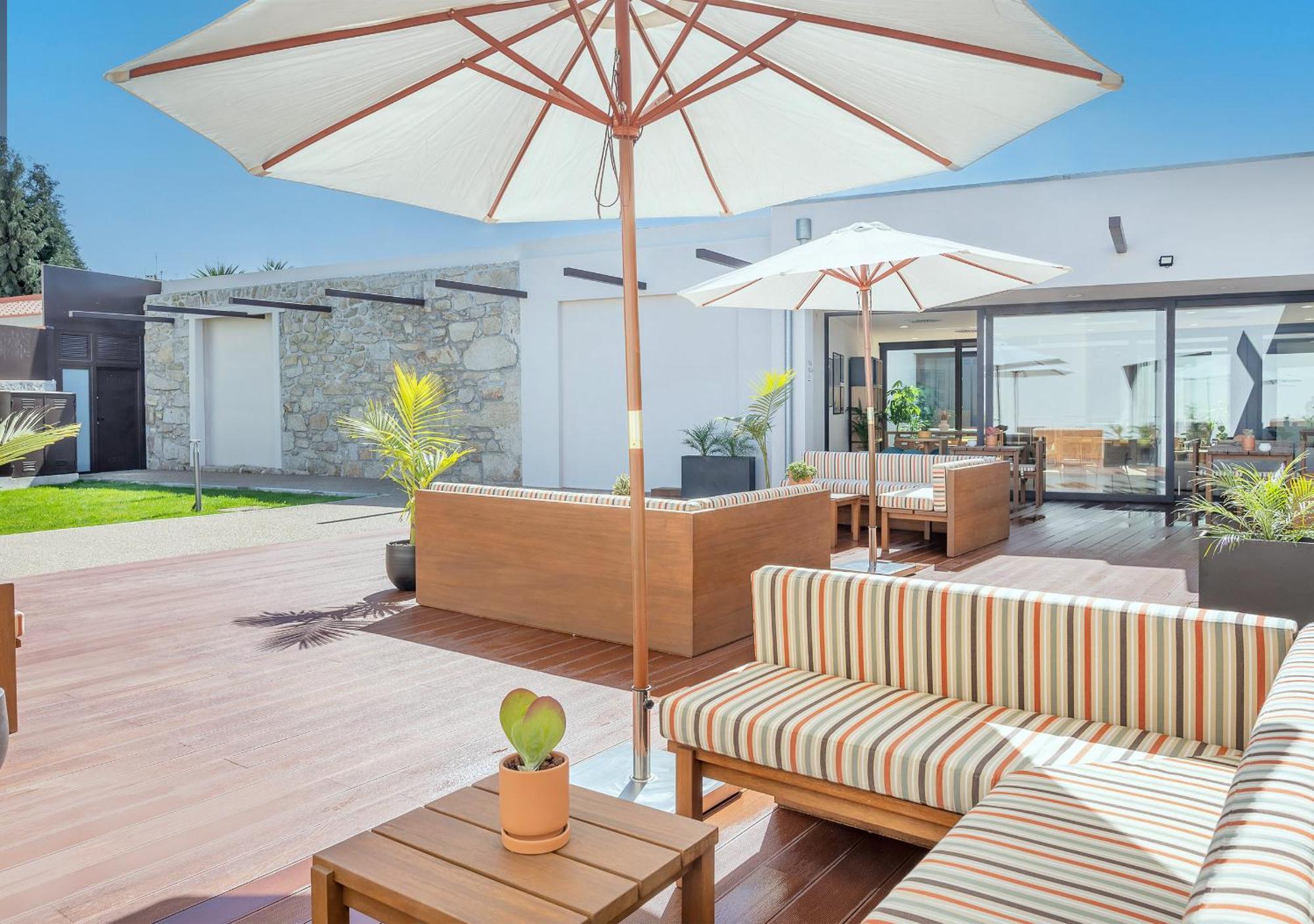 Bfresh Hotel - Padel, Pool & Fitness - Adults Only Porto Luaran gambar